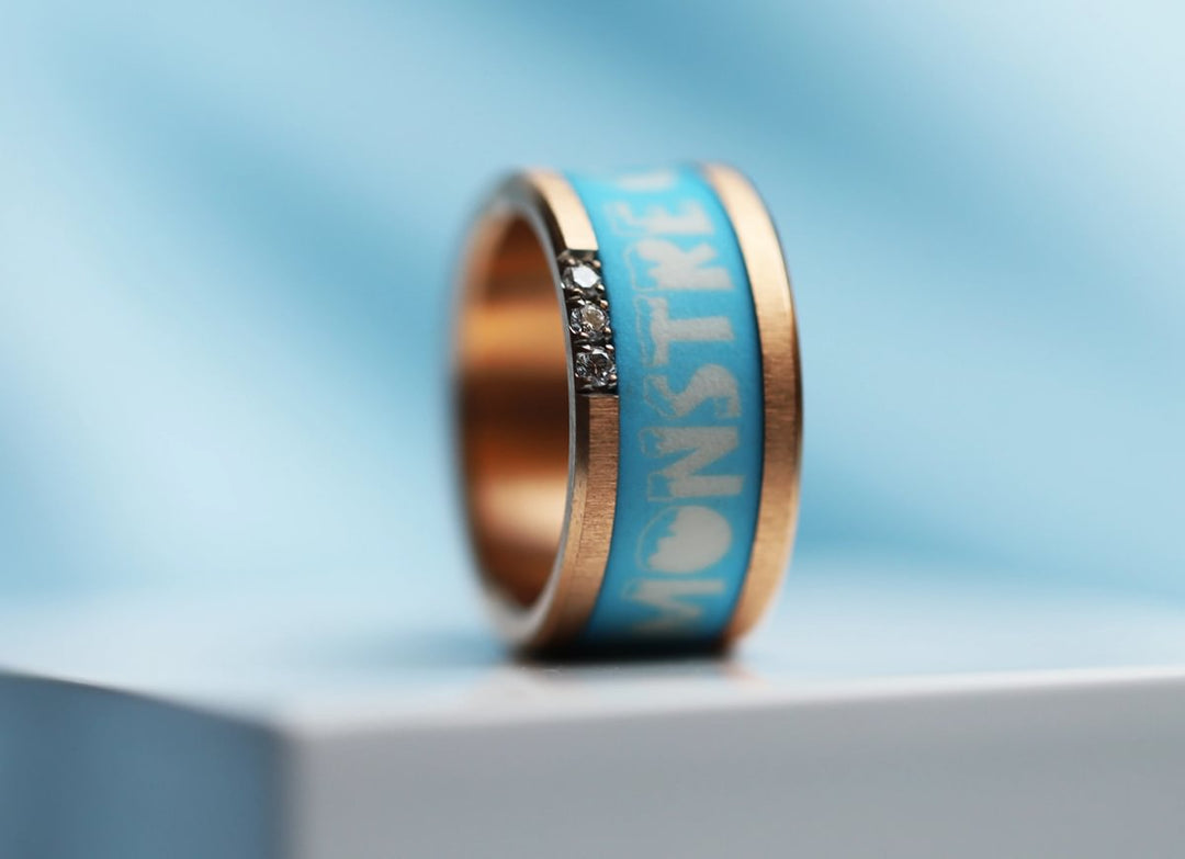 Innenring aus hellblauem Polymer "Il fait monstre cramine" für mood Ring