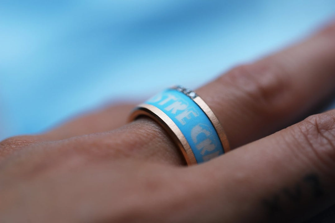 Innenring aus hellblauem Polymer "Il fait monstre cramine" für mood Ring