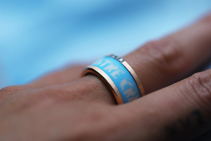 Innenring aus hellblauem Polymer "Il fait monstre cramine" für mood Ring