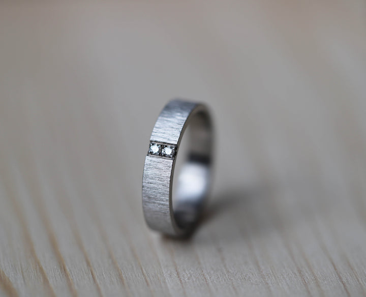 ⚪️⚪️ 2/3 addon in wrinkled steel with white diamonds of 1.9mm