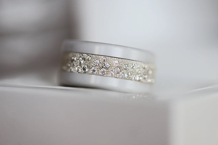 Inner ring (2/3 addon) "Willow White" in glitter silver set with zircons and enamel for interchangeable mood ring