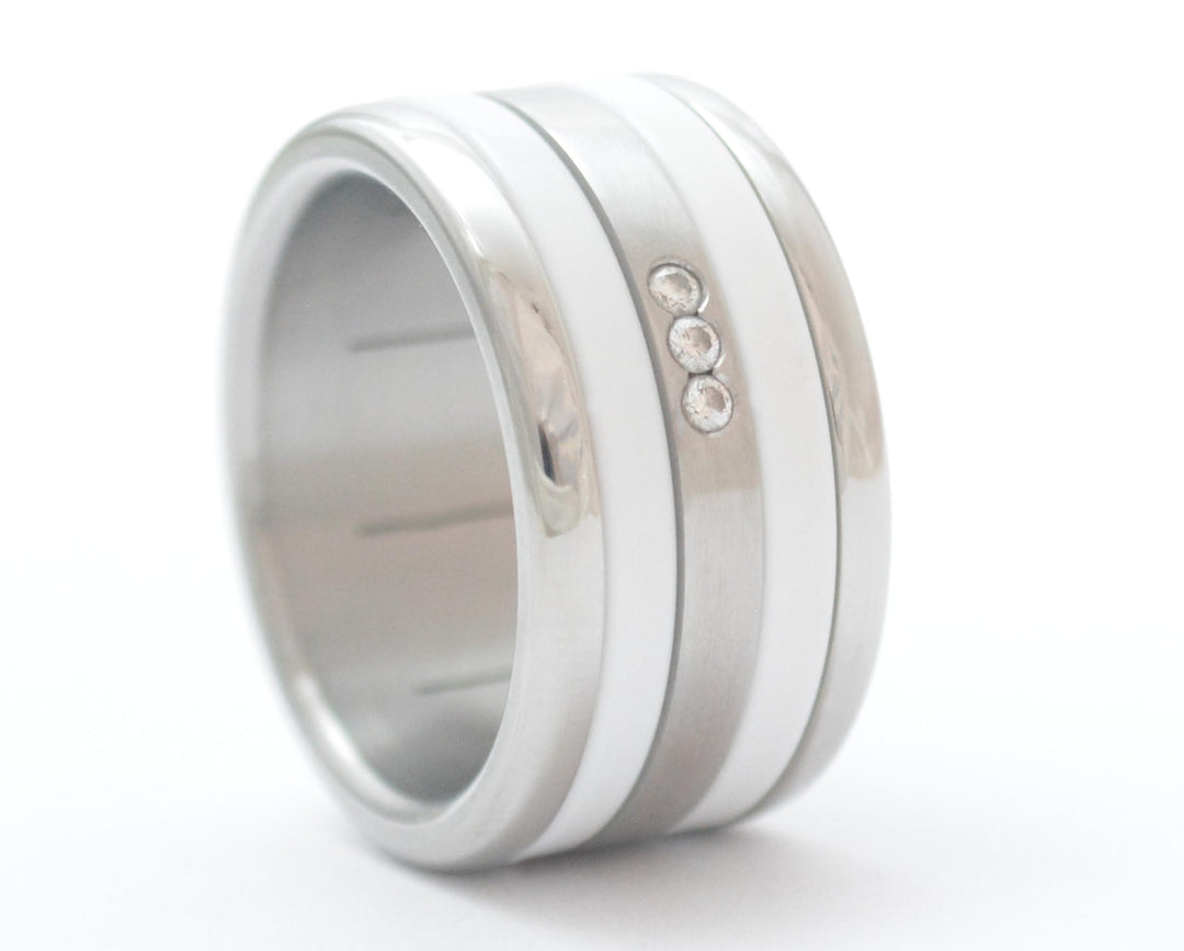 Set mit 3 medium Addons, 2 weisse und 1 aus poliertem Edelstahl mit drei 1.6mm Diamanten