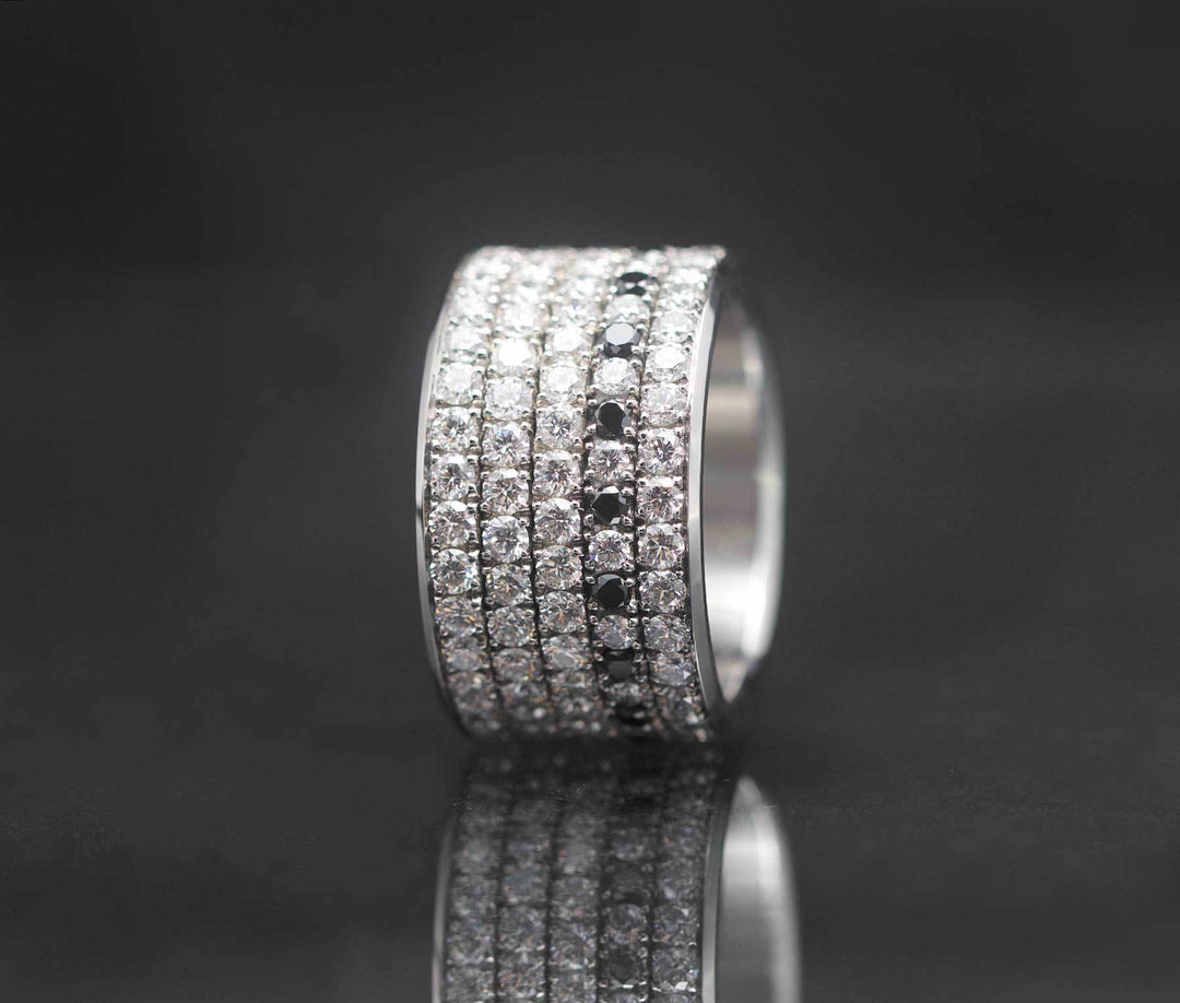 Bague interchangeable et pierres précieuses : le bijou qui a du sens