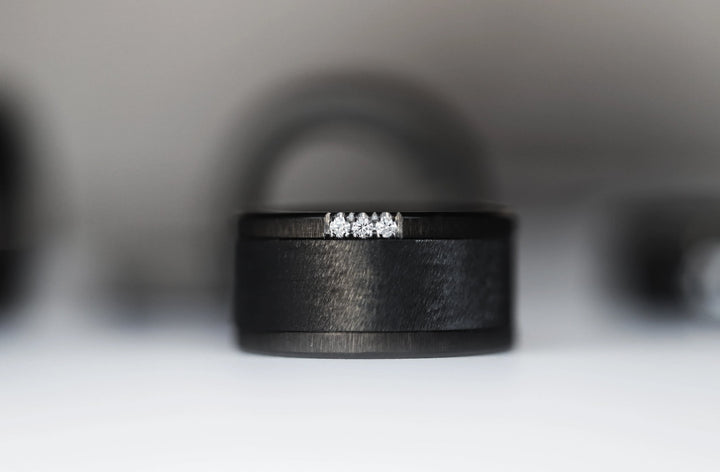 November Set 2024: Kristallines Schwarz