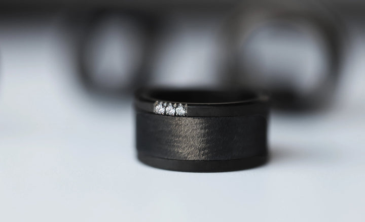 November Set 2024: Kristallines Schwarz