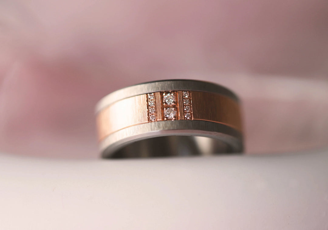 Innenring (2/3 Addon) aus geknittertem 9K Rotgold, Almas Rosa aus der Pink October 2024 Kollektion für auswechselbaren mood Ring