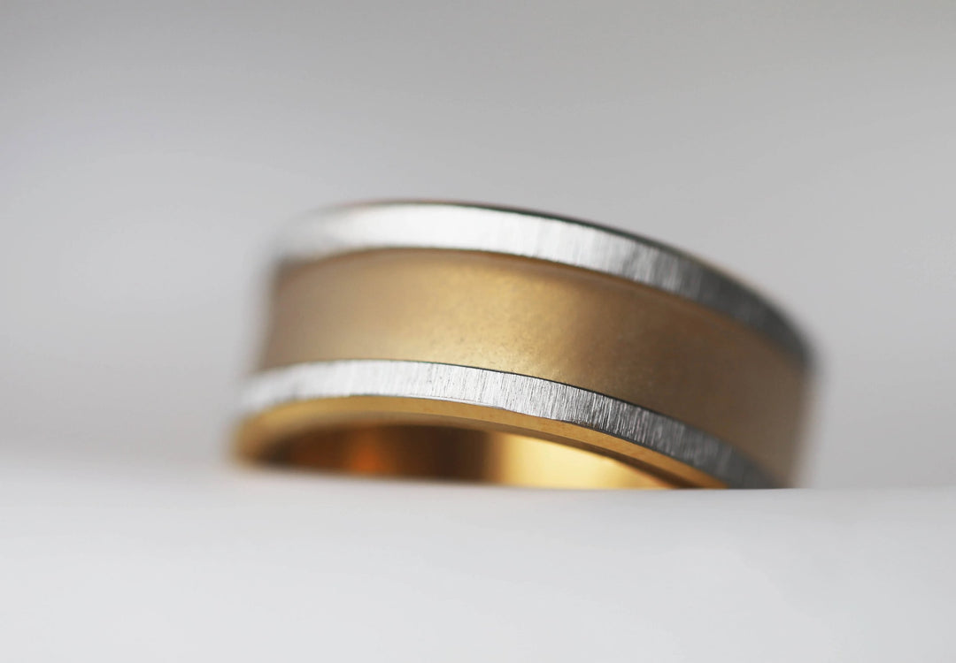 💎 Jewel base: Extra small wrinkled base, yellow gold on the edge (9mm)