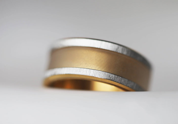 💎 Jewel base: Extra small wrinkled base, yellow gold on the edge (9mm)