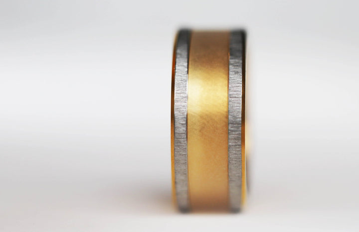 💎 Jewel base: Extra small wrinkled base, yellow gold on the edge (9mm)