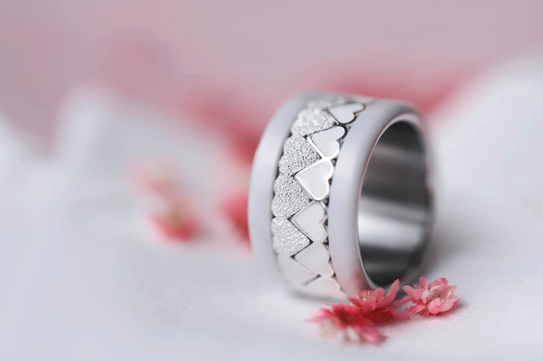🪞 Mirror of Love inner ring (2/3 addon) in 925 silver with white enamel treatment, from the Valentine's Day 2025 collection 🪞