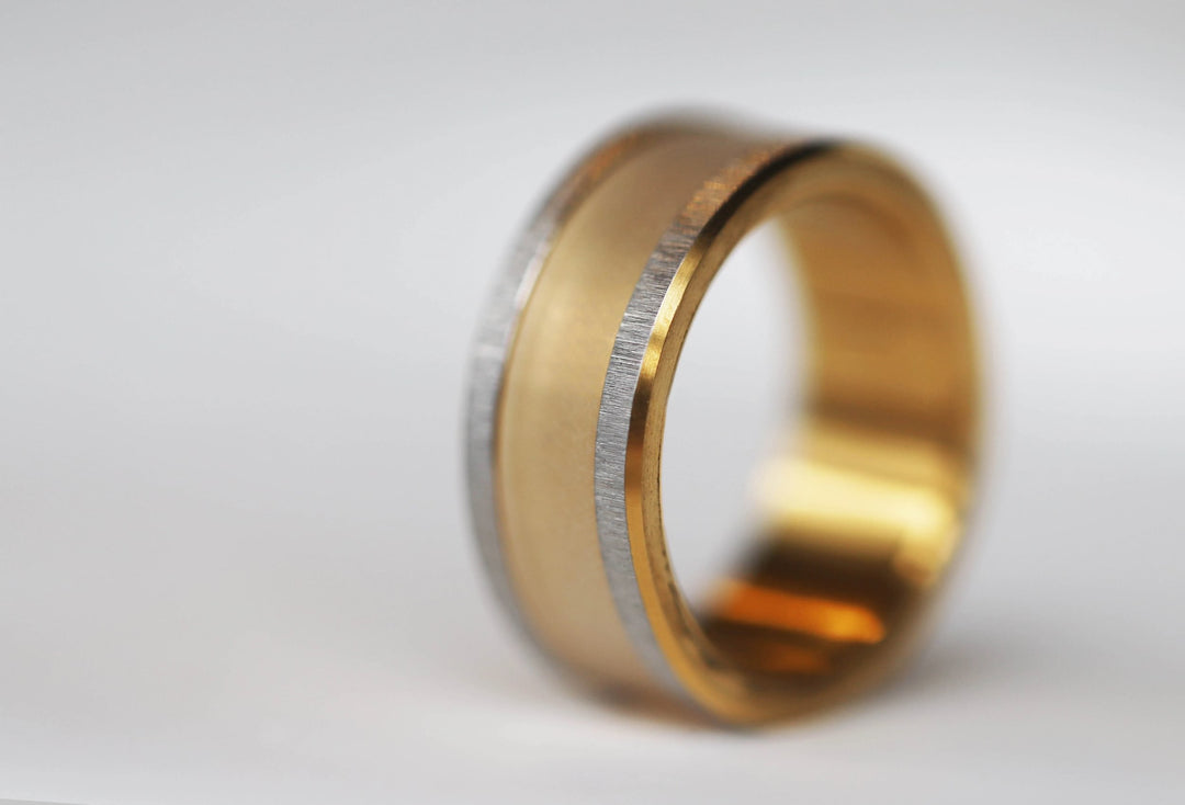 💎 Jewel base: Extra small wrinkled base, yellow gold on the edge (9mm)