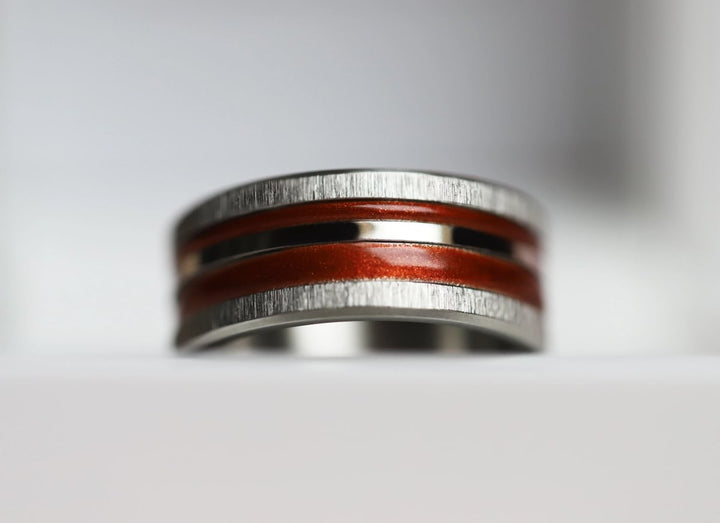 Eye of the tiger 🐅 inner ring (medium addon) in 925 silver with a pearly ochre enamel coating