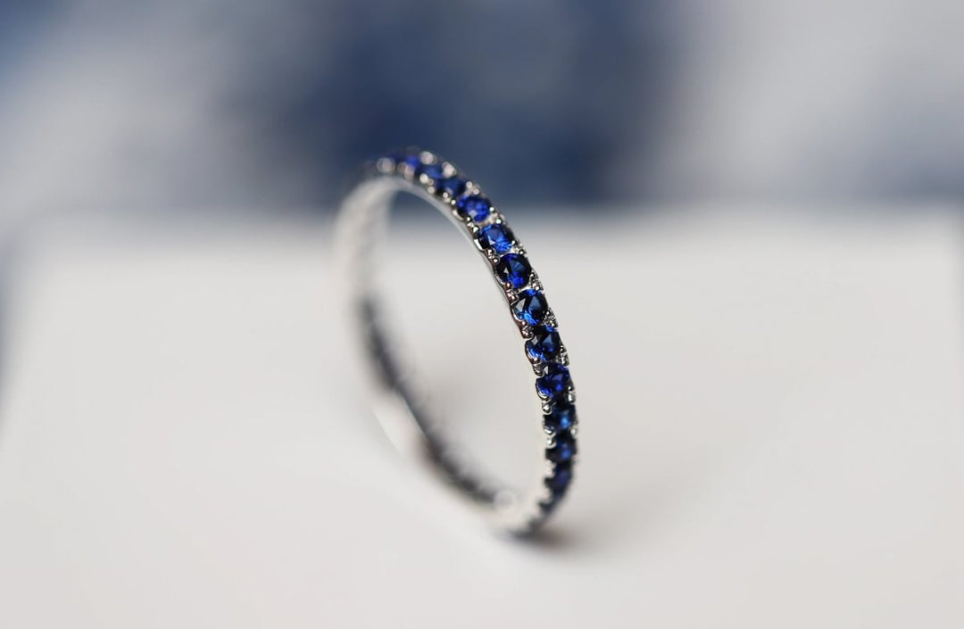 💍 Anneau (addon medium) "Aura Royal" en argent 925 serti de zircons bleus intense