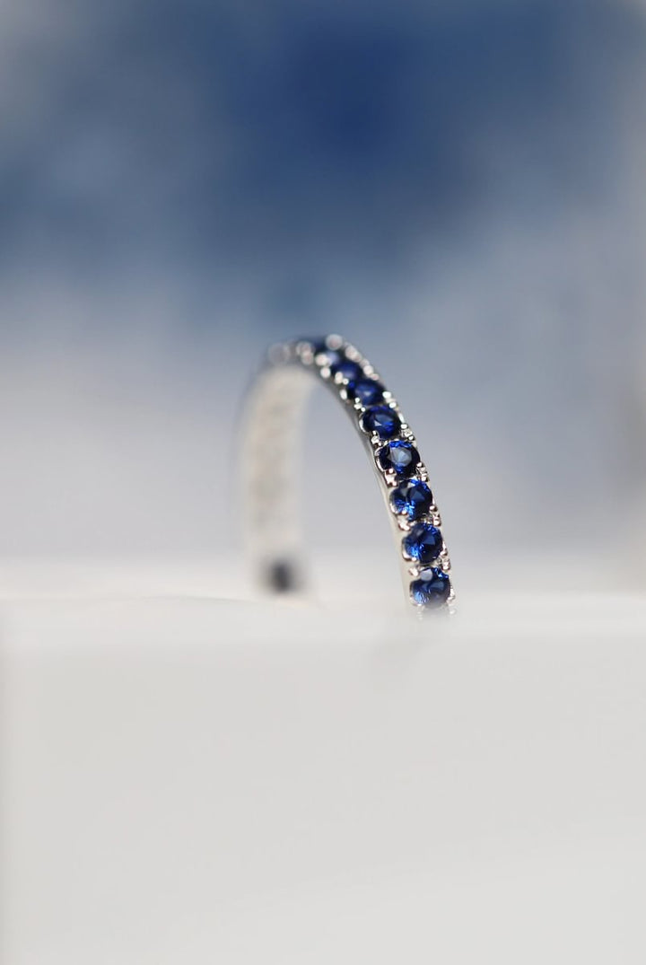 💍 Anneau (addon medium) "Aura Royal" en argent 925 serti de zircons bleus intense
