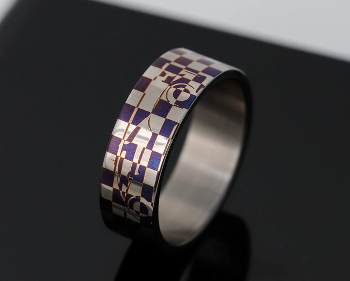 Innenring (Addon) aus Titan "Letztes Relais" aus der Sébastien Buemi Kollektion für den auswechselbaren mood Ring