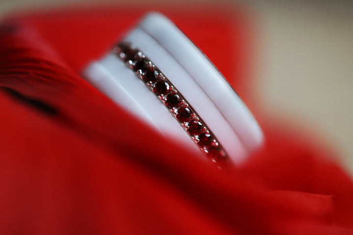 💍 Inner ring (medium addon) "Aura Poppy" in 925 silver set with red zircons