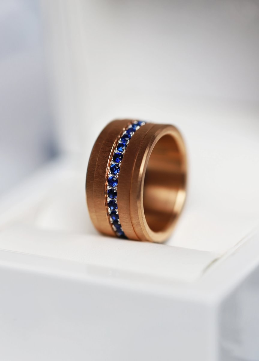 💍 Anneau (addon medium) "Aura Royal" en argent 925 serti de zircons bleus intense