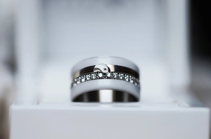 Set von zwei Medium Addons "Yin & Yang" aus Silber mit schwarz-weisser Emaille-Beschichtung für den auswechselbaren mood Ring