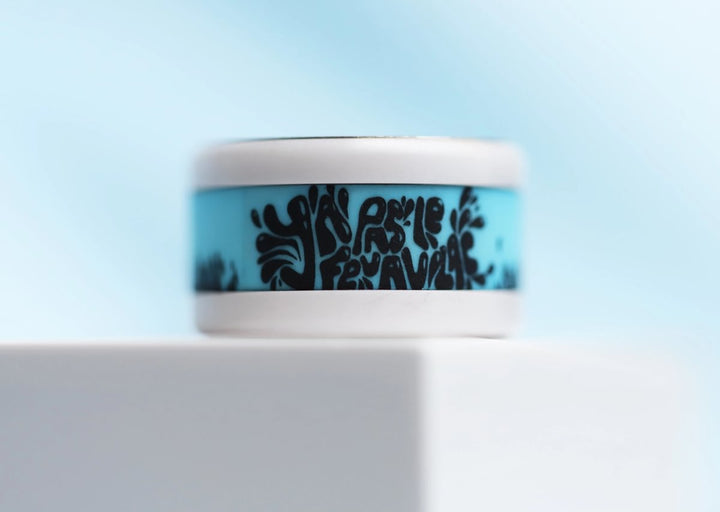 Inner ring in black and cyan polymer "Y'a pas le feu au lac" for mood ring