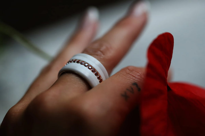 💍 Inner ring (medium addon) "Aura Poppy" in 925 silver set with red zircons
