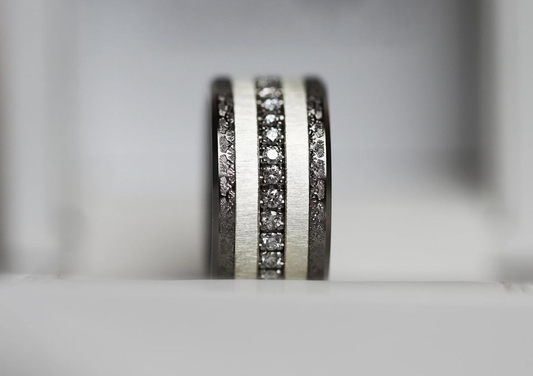Base "Lady" in steel for interchangeable mood ring– Exclusive edition 2025