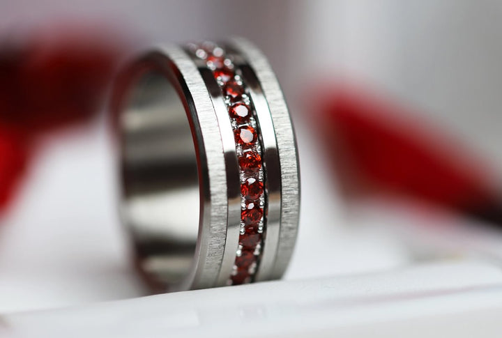 💍 Inner ring (medium addon) "Aura Poppy" in 925 silver set with red zircons