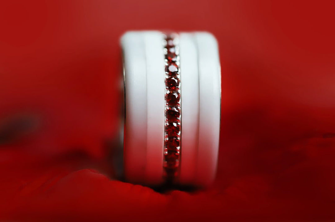 💍 Inner ring (medium addon) "Aura Poppy" in 925 silver set with red zircons