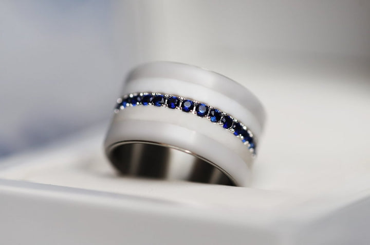 💍 Anneau (addon medium) "Aura Royal" en argent 925 serti de zircons bleus intense