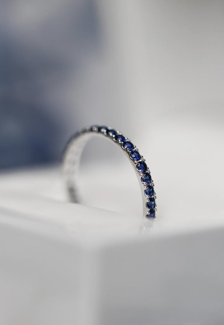 💍 Anneau (addon medium) "Aura Royal" en argent 925 serti de zircons bleus intense
