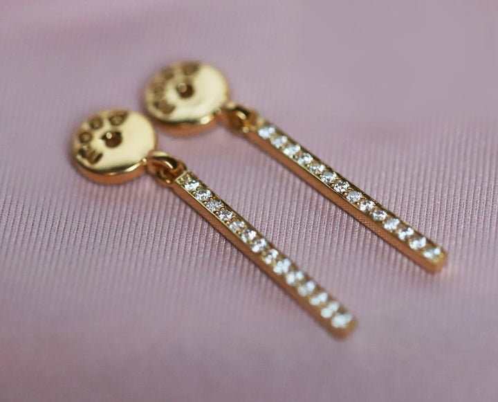 "Drop Authentische Aura - Gold" mood aus 925er goldfarbenem Silber mit Zirkonia Steine besetzt (Ohrschmuck)