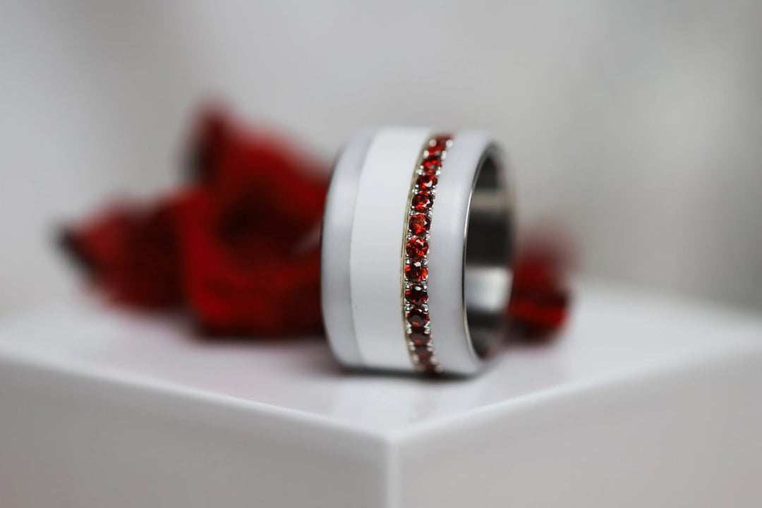 💍 Inner ring (medium addon) "Aura Poppy" in 925 silver set with red zircons