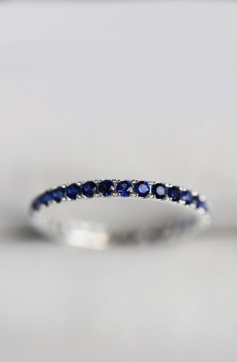 💍 Anneau (addon medium) "Aura Royal" en argent 925 serti de zircons bleus intense