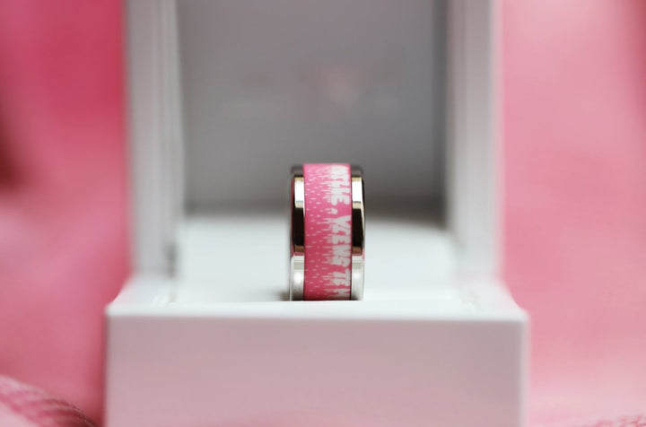 Innenring aus rosa Polymer " Il pleut à la roille, viens te mettre à la chotte !" für mood Ring