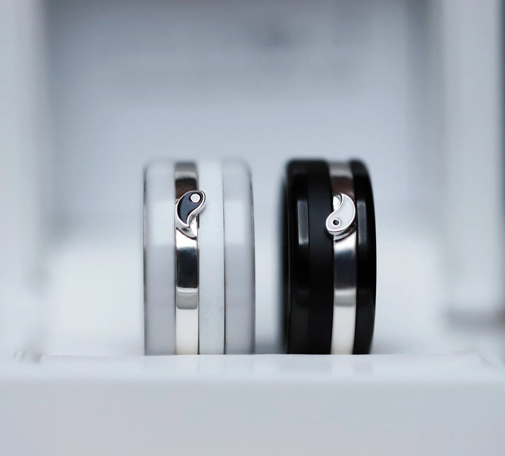 Set von zwei Medium Addons "Yin & Yang" aus Silber mit schwarz-weisser Emaille-Beschichtung für den auswechselbaren mood Ring
