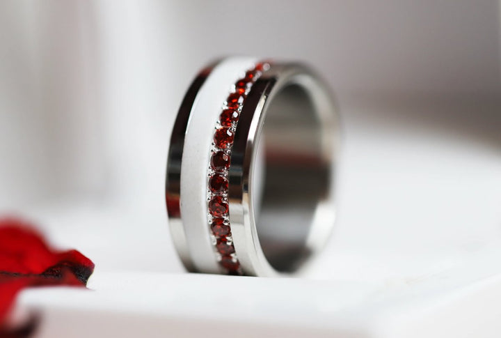 💍 Inner ring (medium addon) "Aura Poppy" in 925 silver set with red zircons
