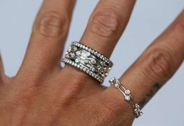 Inner ring in 925 silver "Flying Diamond" polished finish with zircons for interchangeable mood ring