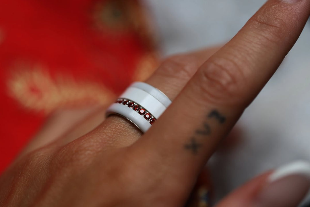 💍 Inner ring (medium addon) "Aura Poppy" in 925 silver set with red zircons