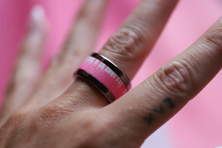Innenring aus rosa Polymer " Il pleut à la roille, viens te mettre à la chotte !" für mood Ring