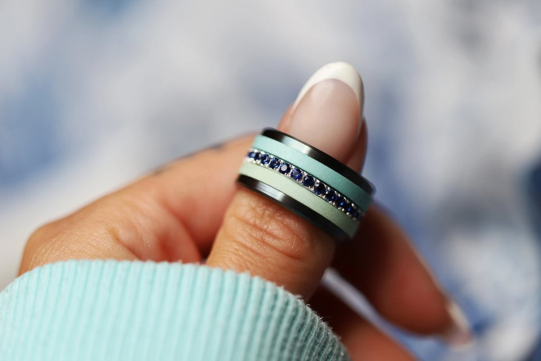 💍 Anneau (addon medium) "Aura Royal" en argent 925 serti de zircons bleus intense