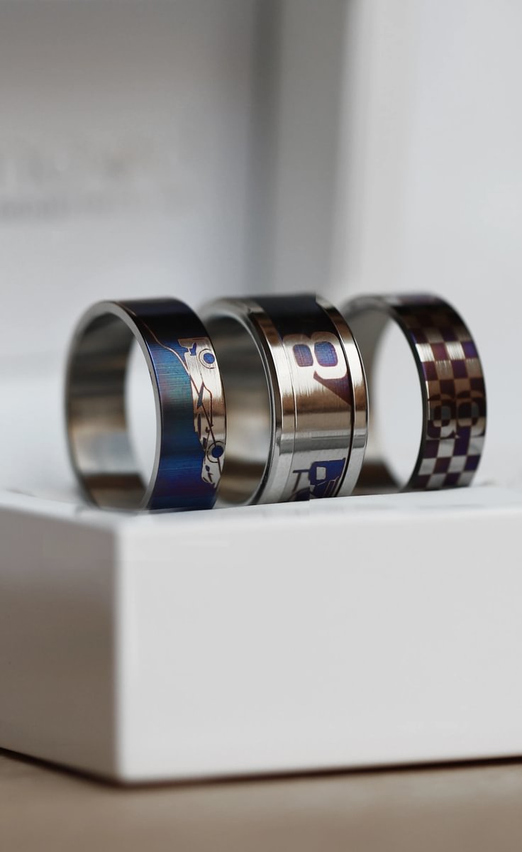 🏆 Ring Set Ausdauer Edition, bestehend aus 3 Innenringen (Addons) aus Titan und einer Fassung aus Edelstahl aus der Sébastien Buemi Kollektion für den auswechselbaren mood Ring