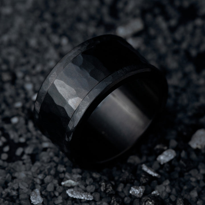 Schweizer mood Ring "Black Hammer" aus Edelstahl