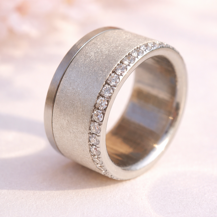 PRÉCOMMANDE - Développement participatif- Base Small (11mm) entièrement sertie de zircons blanc 1.9mm sur un coté