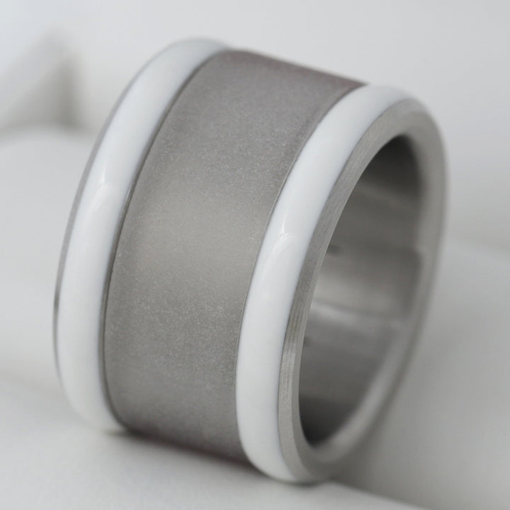 🤍 Extra Small White Base “Base 17 by Mood” – Stainless Steel with White Enamel Edges