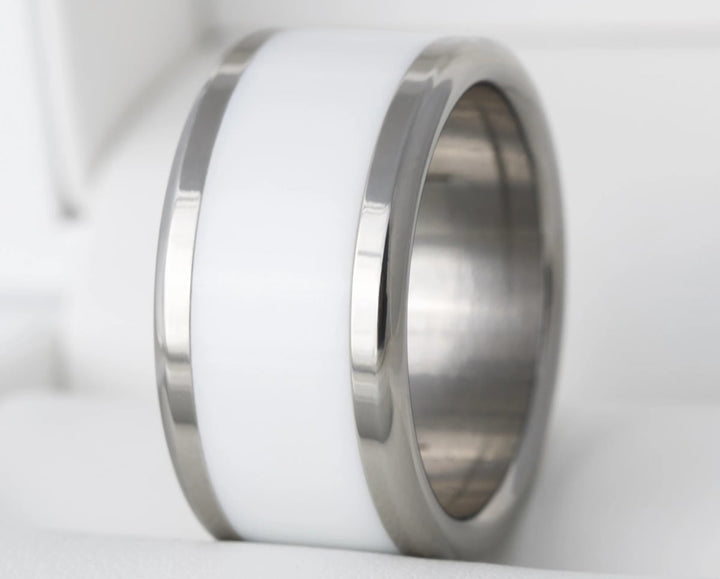 Small, abegrundete, polierte Fassung aus rostfreiem Edelstahl für deinen personalisierbaren mood Ring - 11mm breit