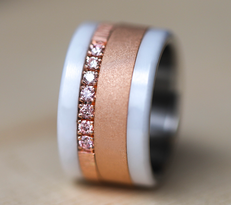 Medium addon in wrinkled rose gold set with 7 "PUR" pink diamonds