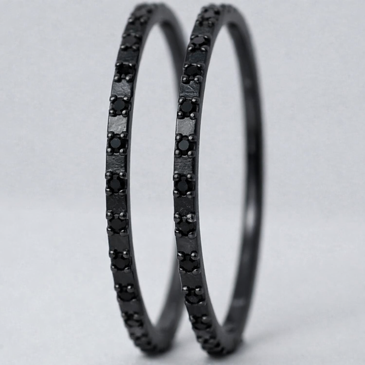 Innenring (Mini Addon) „Schwarze Finsternis“ aus schwarzem 925er Silber mit schwarzen Zirkonia-Steinen besetzt