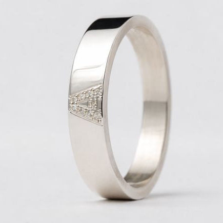 Deux tiers gravé d'une lettre sertie