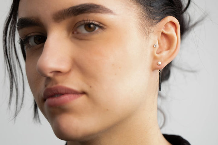 "Drop Aura obscura " mood en argent 925 serti de zircons noirs (Bijou d'oreille)