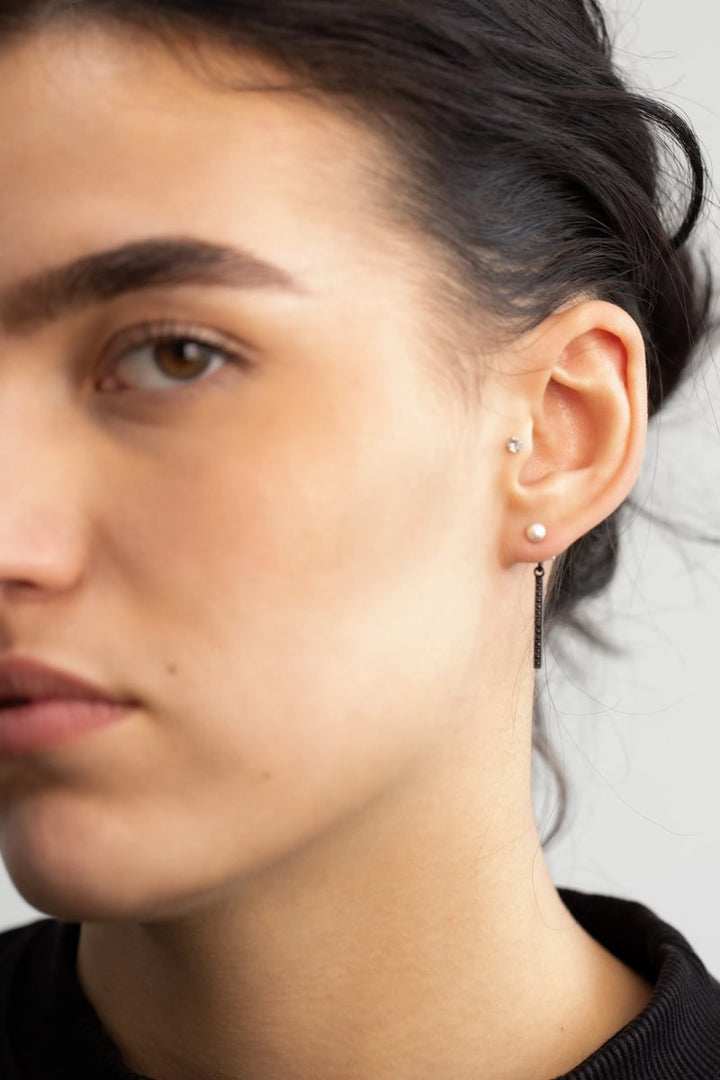 "Drop Aura obscura " mood en argent 925 serti de zircons noirs (Bijou d'oreille)