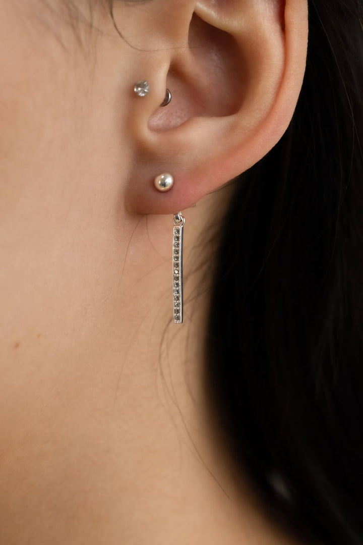 Drop „Frostige Aura“ Ohrhänger aus 925er Silber mit grauen Zirkonia Steinen für mood Ohrringe